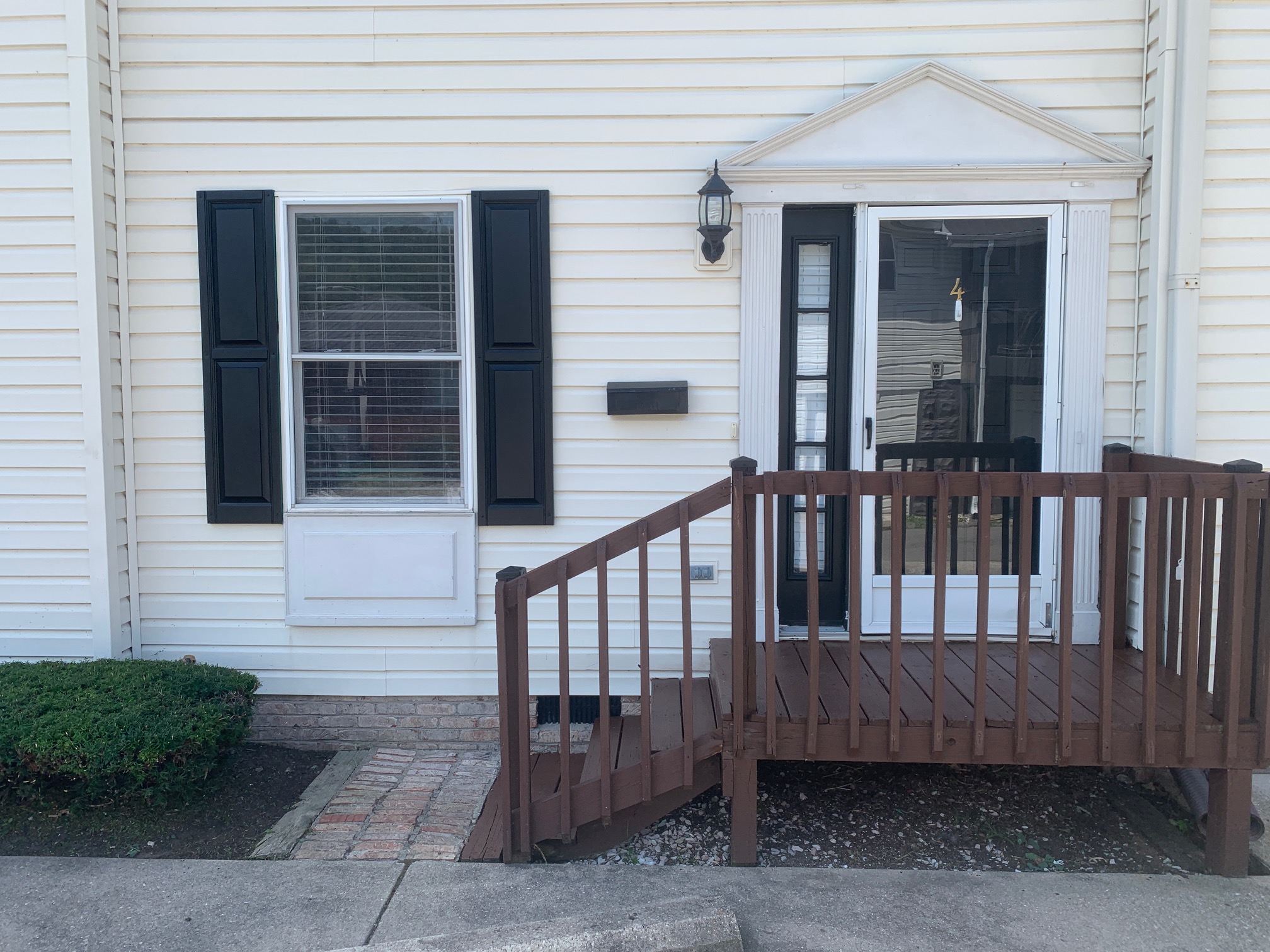 1407 GLENWOOD ST-4